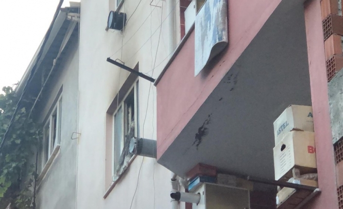 Bursa’da 5 katlı binada korkutan yangın