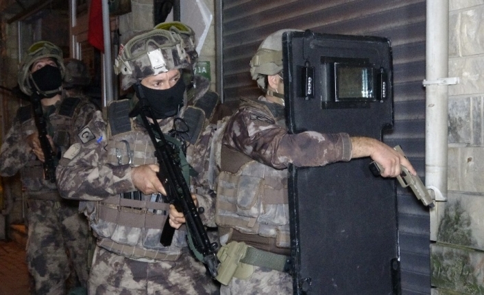 Bursa’da silah kaçakçılarına şafak vakti operasyon düzenlendi, çok sayıda şüpheli gözaltına alındı
