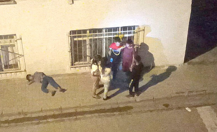 Cadde ortasında nargile keyfi görüntüleri tüyler ürpertti