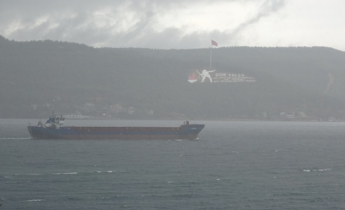 Çanakkale Boğazı sis nedeniyle tek yönlü gemi trafiğine kapatıldı