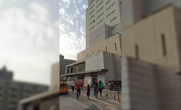 Demokrasi Meydanı’ndaki boş hastane binası çarşı oluyor
