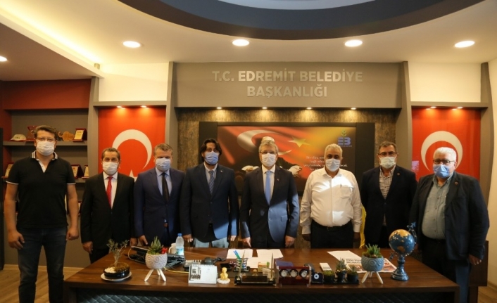 Edremit Belediyesi’nden zeytin üreticisine büyük destek