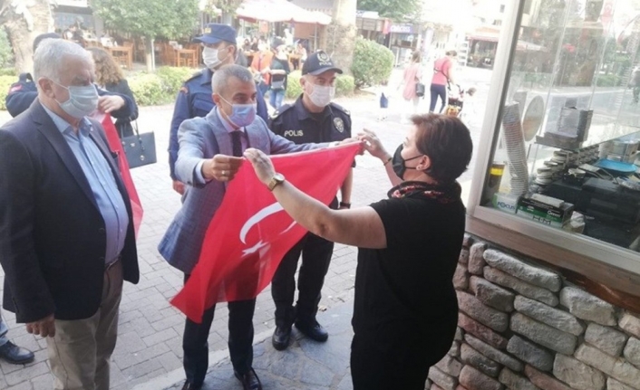 Erdek’te her yerde Türk bayrağı dalgalanacak