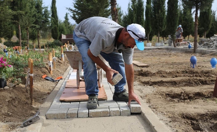 Geriş Mezarlığında yaya yolları düzenlendi