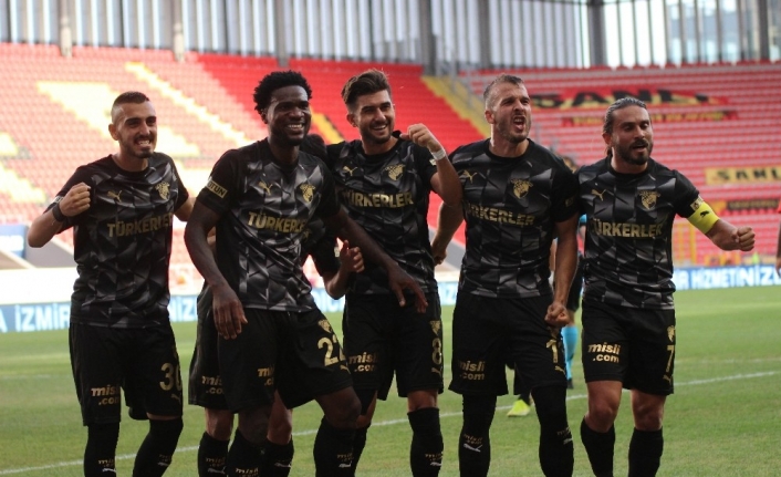 Göztepe, transfer sezonunu 11 yeni futbolcuyla kapattı