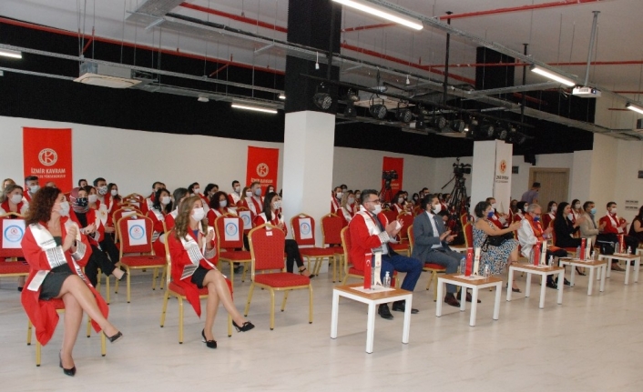 İzmir Kavram Meslek Yüksekokulu akademik yılı açıldı