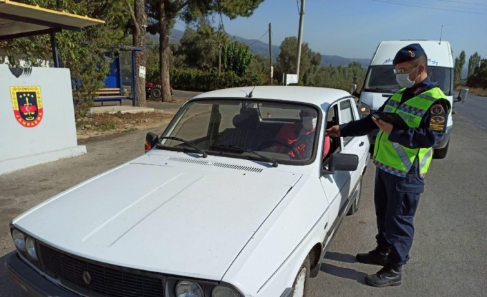 İzmir’de jandarma ekiplerinden kapsamlı emniyet kemeri denetimi