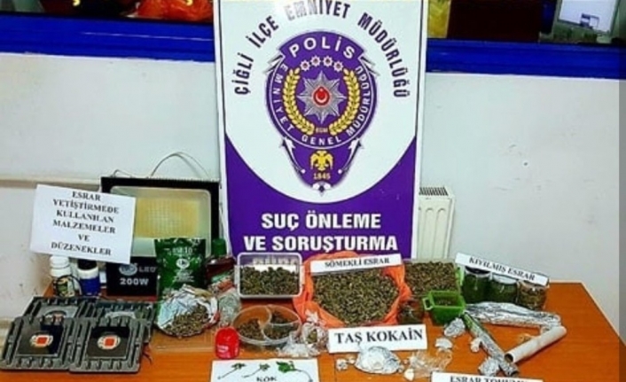 İzmir’de uyuşturucu tacirlerine darbe: 4 gözaltı