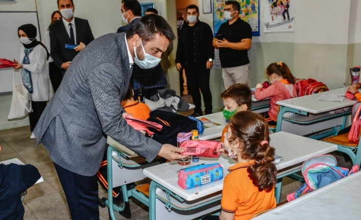 Kestel Belediyesi’nden 4 bin öğrenciye kırtasiye desteği