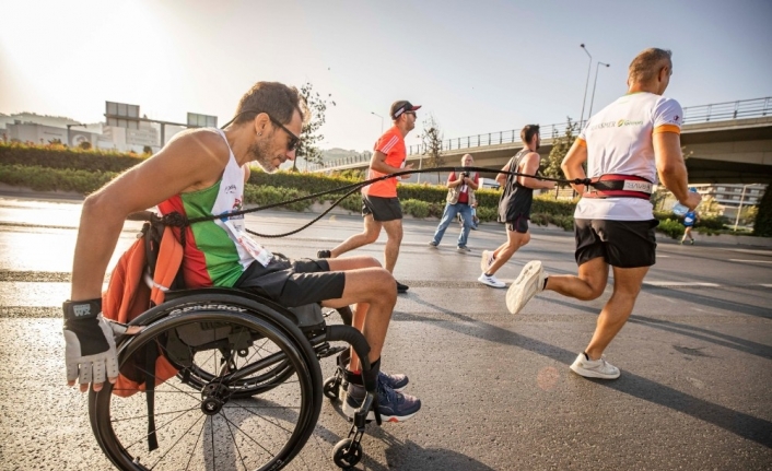 Maraton İzmir koşuldu