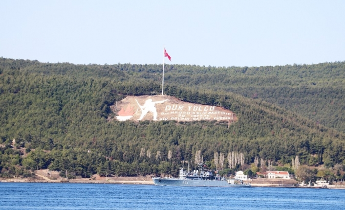 Romanya savaş gemisi Çanakkale Boğazı’ndan geçti