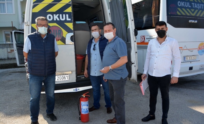 Servis araçları okullar açılır ümidi ile güzergah izin belgelerini vizeletiyor