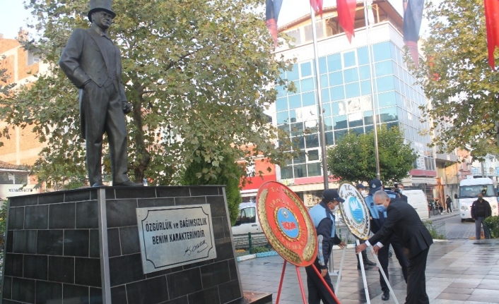 Atatürk ölüm yıldönümünde törenle anıldı