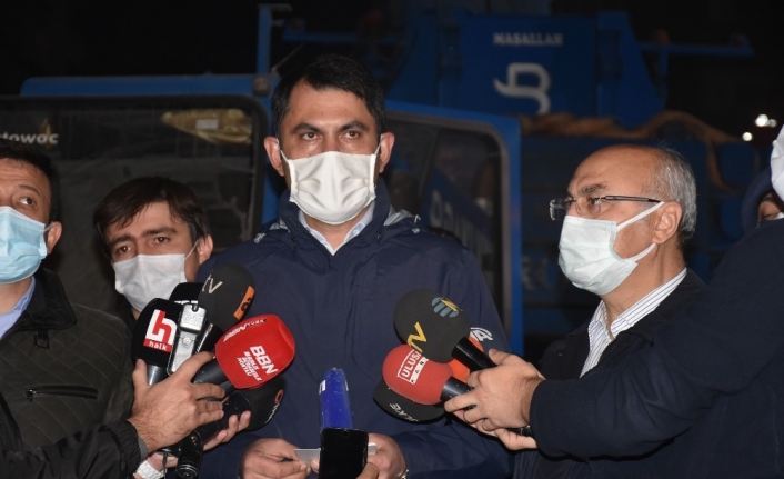 Bakan Kurum: “İzmir’de 942 personelimizle hasar tespit çalışmalarımızı aralıksız sürdürüyoruz”