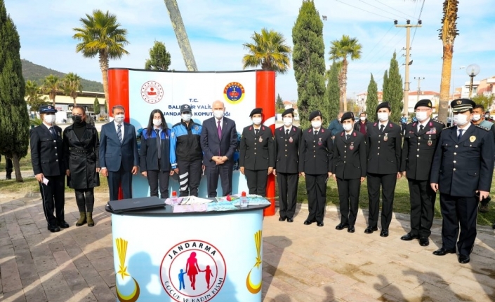 Bakan Soylu KADES standını ziyaret etti