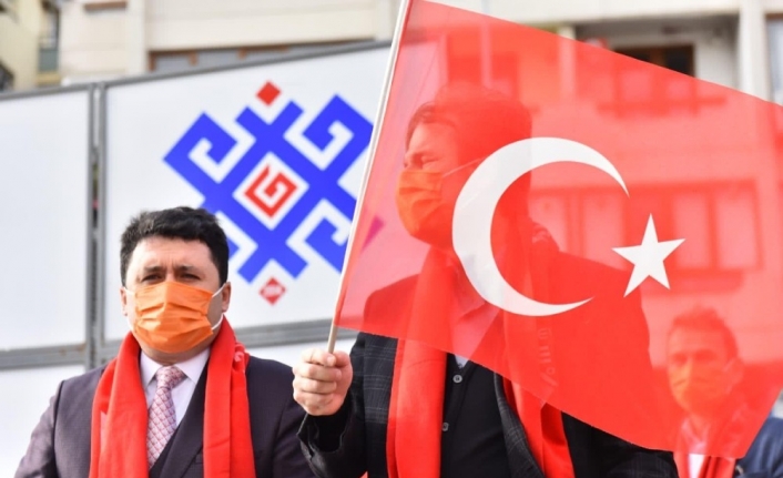 Başkan Avcı Lösemiye dikkat için turuncu maske dağıttı