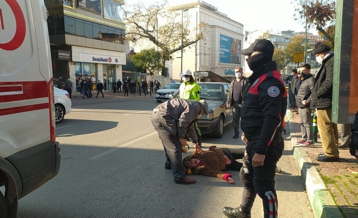 Bursa’da araba çarpan yaşlı kadının feryadı yürekleri dağladı