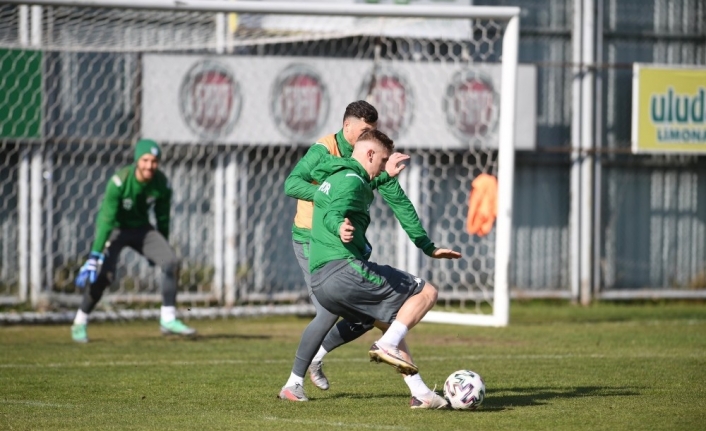 Bursaspor ara vermeden Altay maçı hazırlıklarına başladı