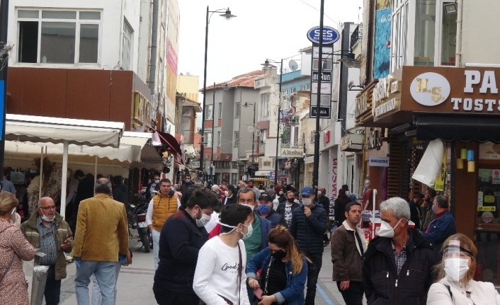 Çanakkale’de kamuya açık yerlerde sigara içme yasağı başladı