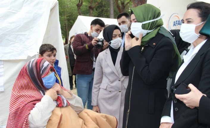 Deprem çadırında Trabzonlu nine ile gülümseten diyalog