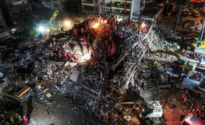 Deprem sonrası şehirde ki tahribat havadan görüntülendi