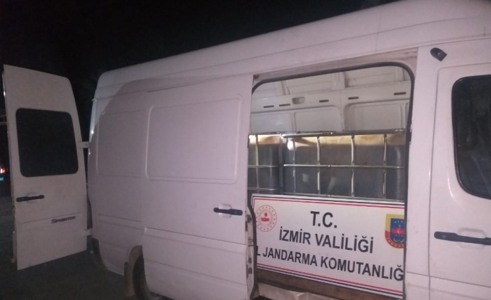 İzmir’de 3 bin litre kaçak akaryakıt ele geçirildi