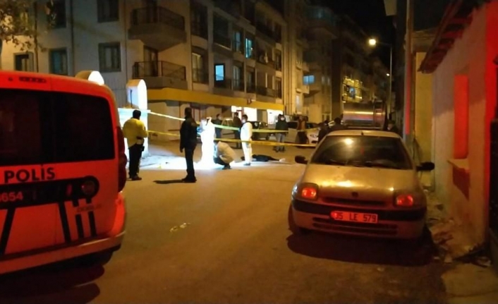 İzmir’de eski koca dehşeti: eski eşini öldürdü, kayınvalidesini ve komşusunu yaralayıp intihar etti