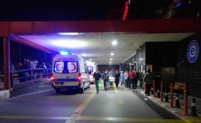 İzmir’de meydana gelen iki ayrı trafik kazasında 2 kişi öldü