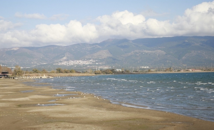 İznik Gölü’ndeki çekilme inceleniyor