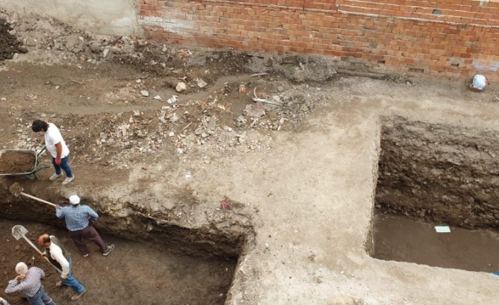 İznik’te bir evin altından küp çıktı, Müze Müdürlüğü duruma el koydu