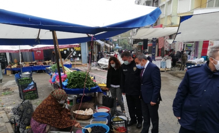 Kaymakam Atasoy, pazarı denetledi