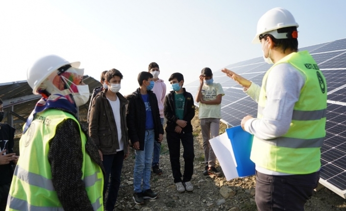 Kestel Belediyesi, güneş enerji santralinin kapılarını öğrencilere açtı