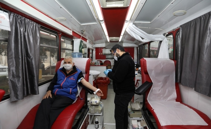 Kızılay Haftasında kan bağışladılar