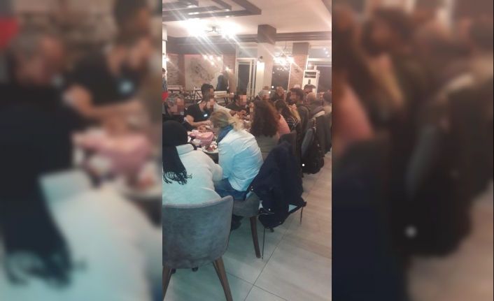 Korona virüs tedbirlerine uymadılar...Toplu yemeğe ceza yağdı