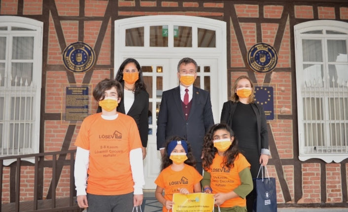 Maskeli hayat lösemi ile empati kurdurdu