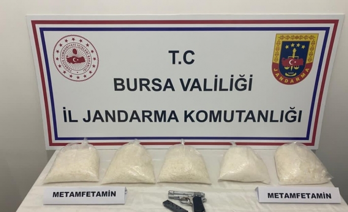 Otomobilin zulasından 1.5 milyon liralık uyuşturucu çıktı