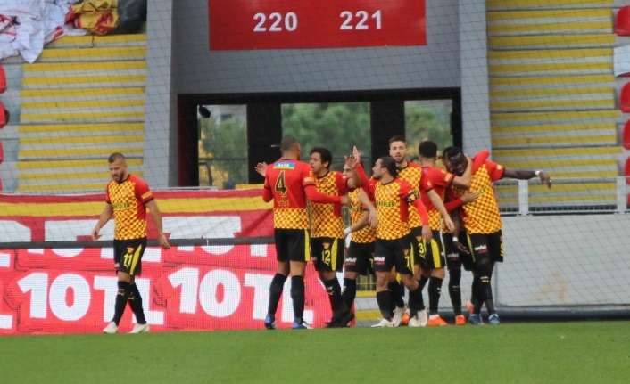 Süper Lig: Göztepe: 1 - Ankaragücü: 0 (İlk Yarı)