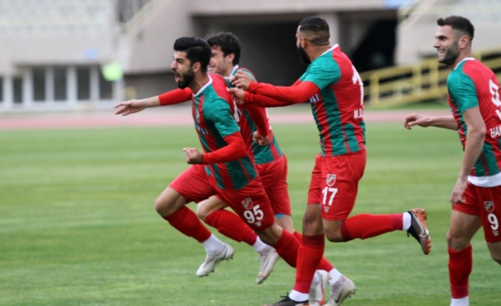 3. Lig: Karşıyaka: 3 - İçel İdman Yurdu: 1