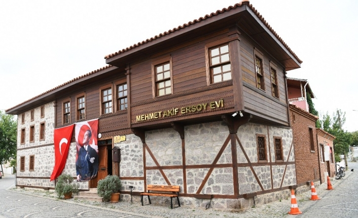 AK Partili Turan: “Mehmet Akif Ersoy’un fikirleri istikamet çizmeye devam ediyor”