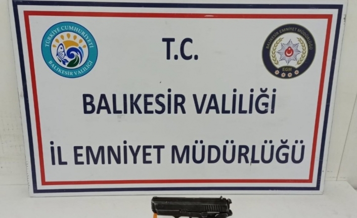 Balıkesir’de 12 aranan şahıs yakalandı