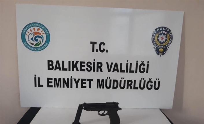 Balıkesir’de polis 21 aranan şahsı yakaladı