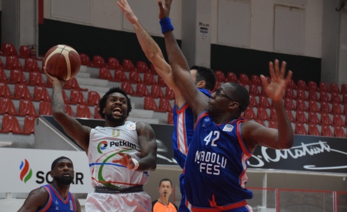 Basketbol Süper Ligi: Aliağa Petkim: 71- Anadolu Efes : 75