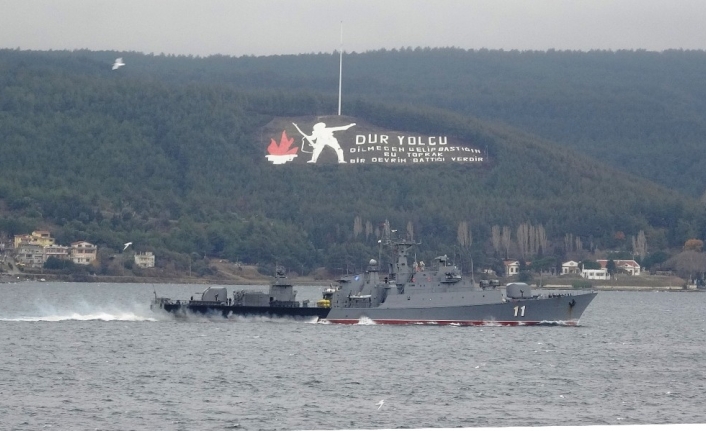 Bulgar savaş gemisi ‘Smeli’ Çanakkale Boğazı’ndan geçti