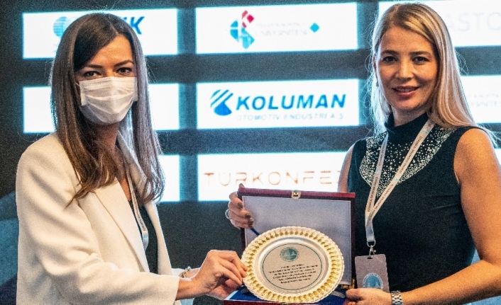 Çevikel, yılın en başarılı STK kadın başkanı ödülünü aldı