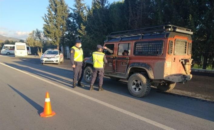 Emniyet kemeri denetiminde 114 araca ceza uygulandı