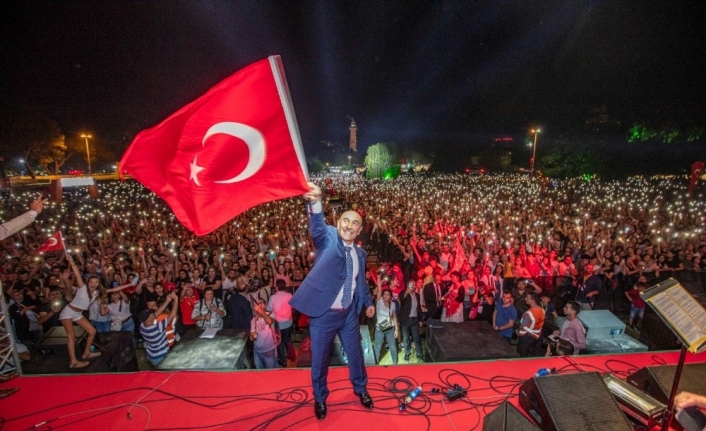 İzmir Büyükşehir Belediyesinden 100. Yıl Marşı için yarışma