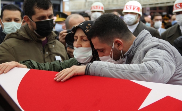 İzmir şehidine hüzünlü veda