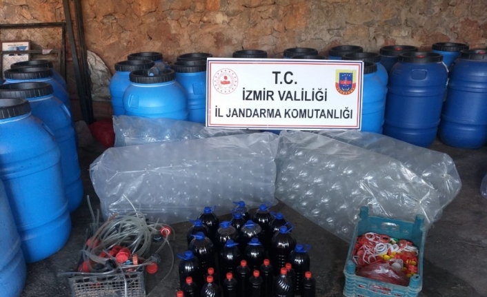 İzmir’de 11 bin 200 litre sahte içki ele geçirildi