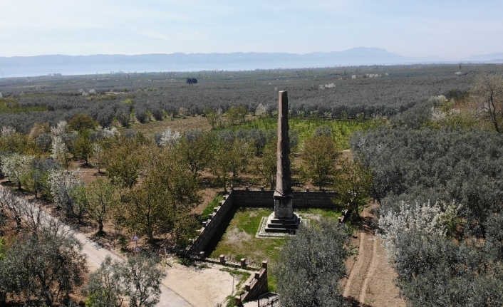 İznik’teki dikilitaş, 2 bin yıldır ayakta