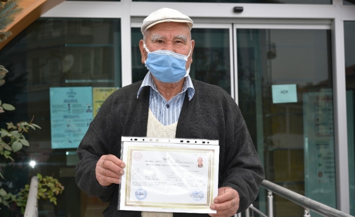 Korona virüs 75 yaşında ehliyet sahibi yaptı